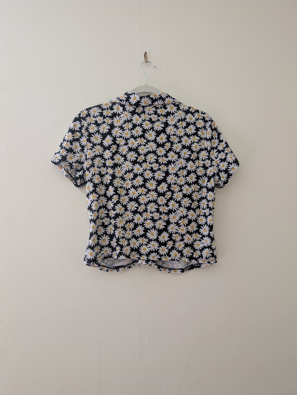 Daisy Print Short Sleeve Button-Up Top - Black & White - Picture 3 of 3